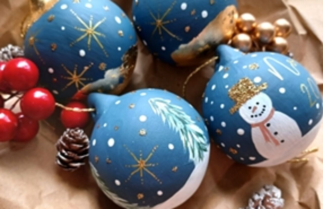 Ceramic baubles deals